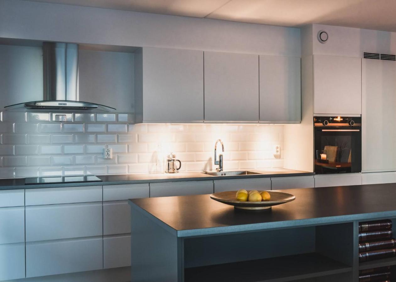 Lofoten Suiteapartments スヴォルヴァール エクステリア 写真