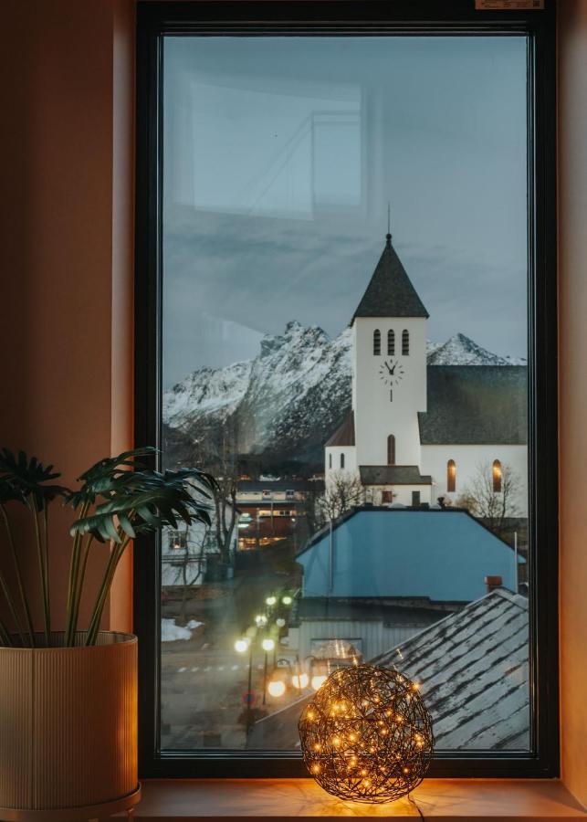 Lofoten Suiteapartments スヴォルヴァール エクステリア 写真