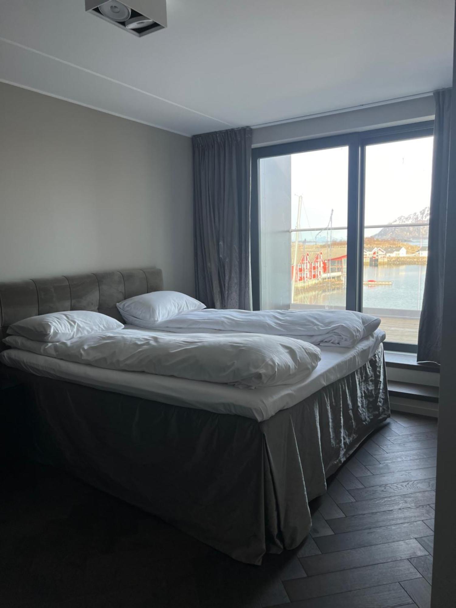 Lofoten Suiteapartments スヴォルヴァール エクステリア 写真